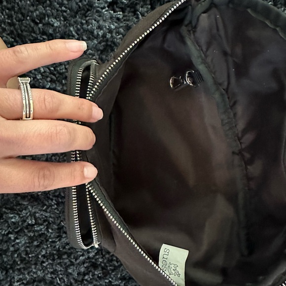 Belt Bag style Diaper Bag - Picture 3 of 6